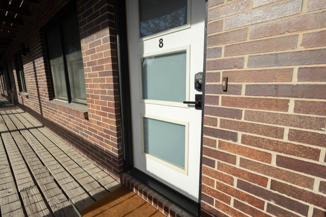 Steps from Aggieville - Fun Manhattan Stay - B&B Manhattan