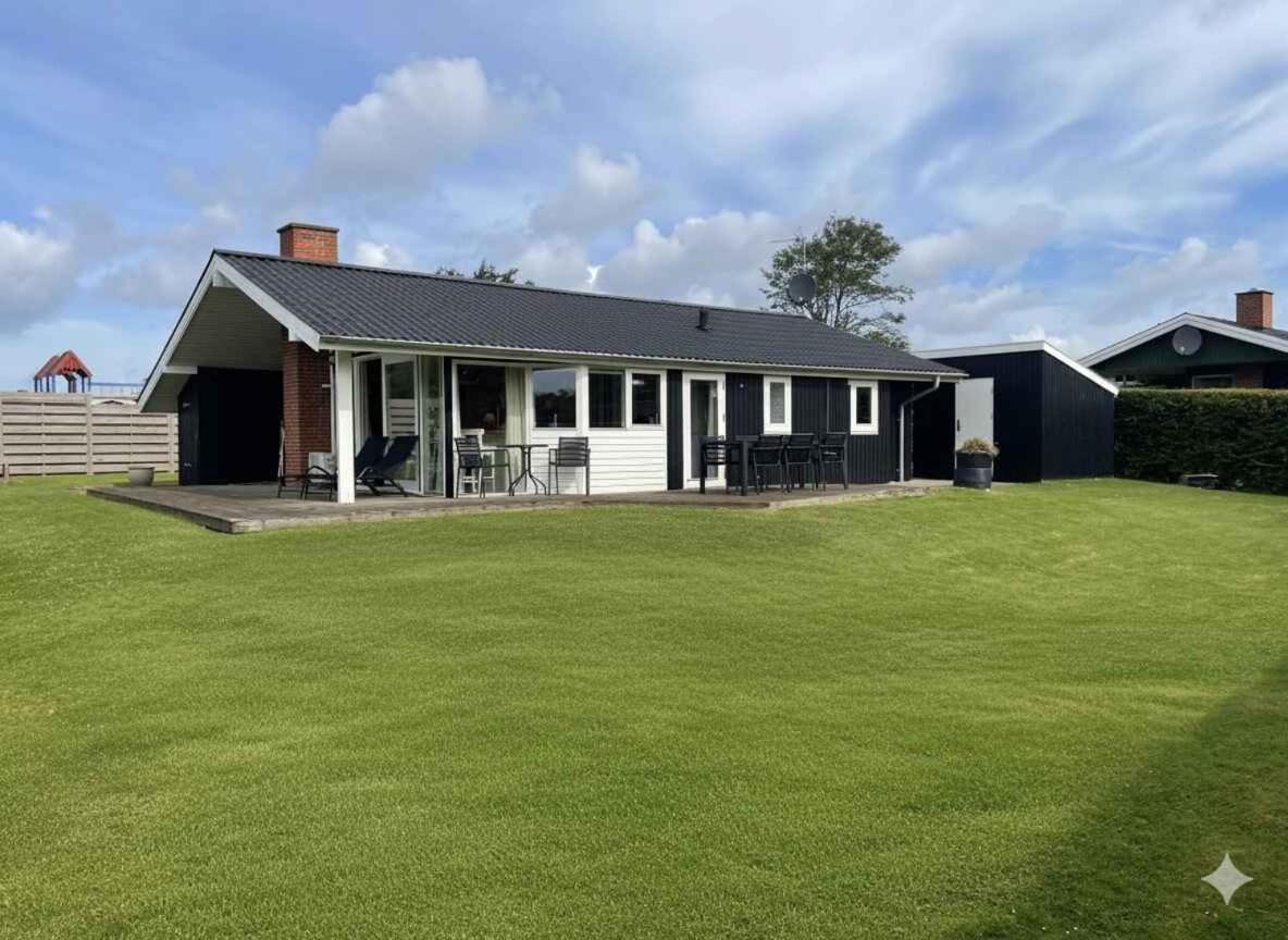 Fantastic View And 150 Meters To The Beach - B&B Sønderby