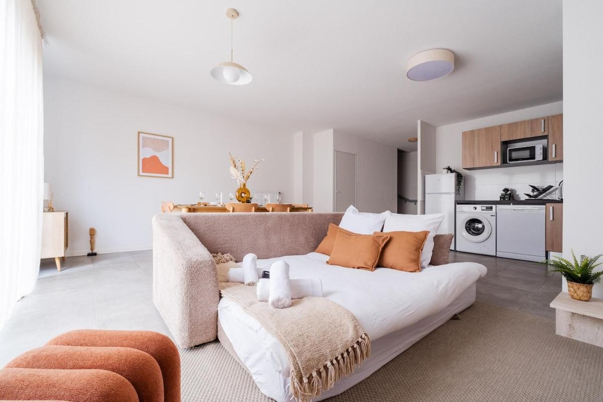 Maison Spacieuse avec Jardin Privé 3 Chambres Parking Gratuit 15 min Toulouse - Chambres d'hôtes Aucamville