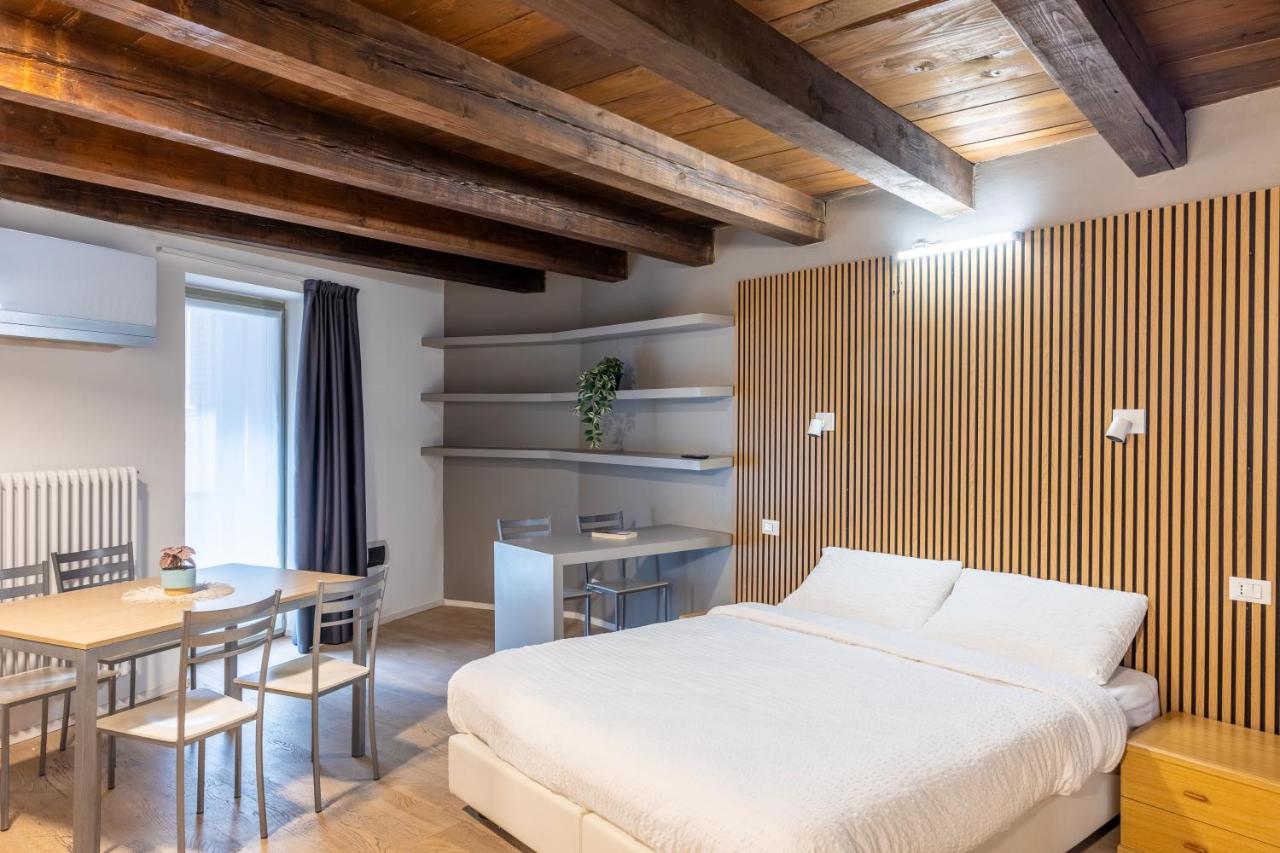 Three-Bedroom Apartment with Balcony