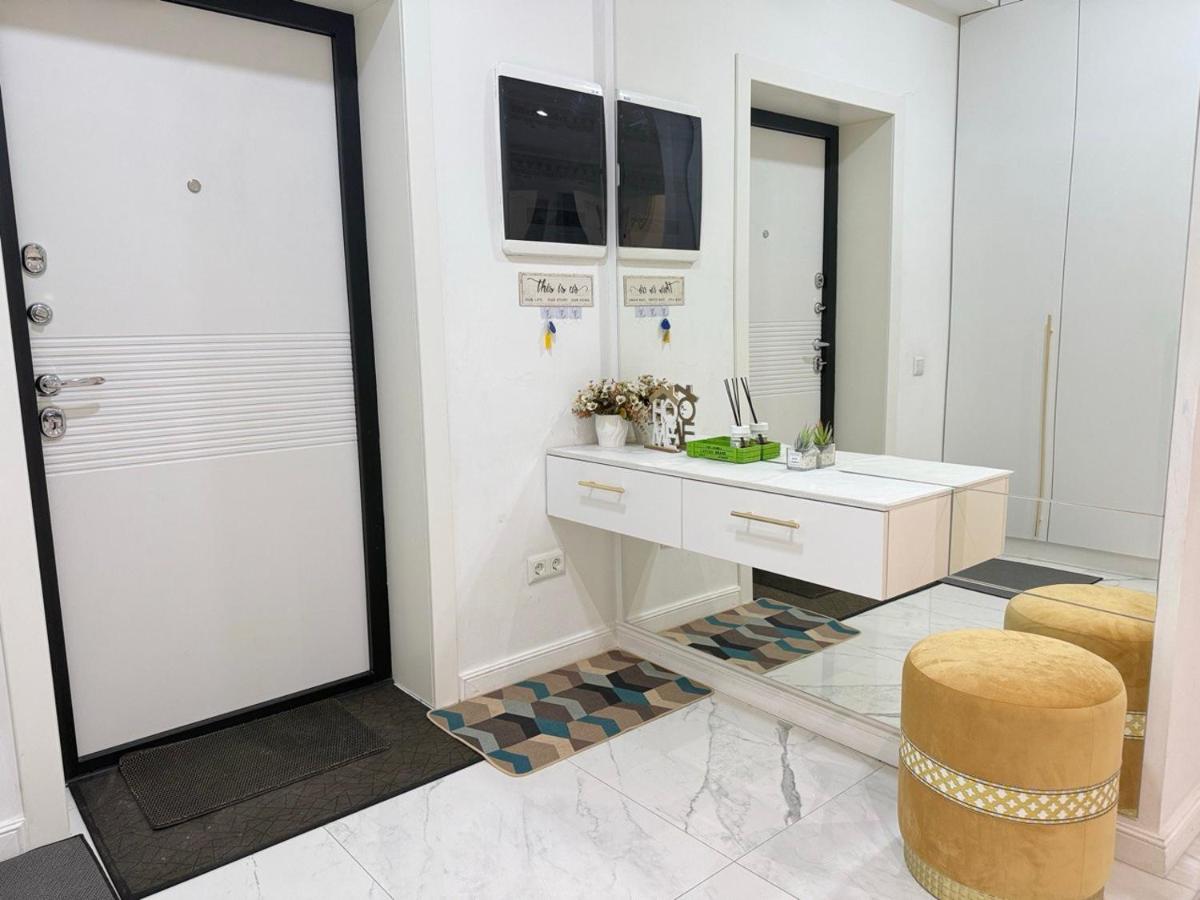 2bdr Arbat Apartment - Bright Central - Chambres d’hôtes Bichkek