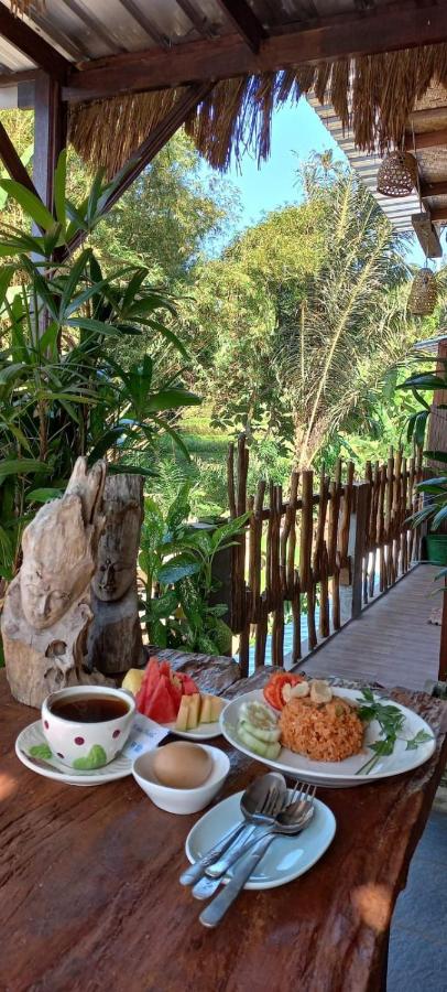 Kubu Nadhi - B&B Desa Ketewel