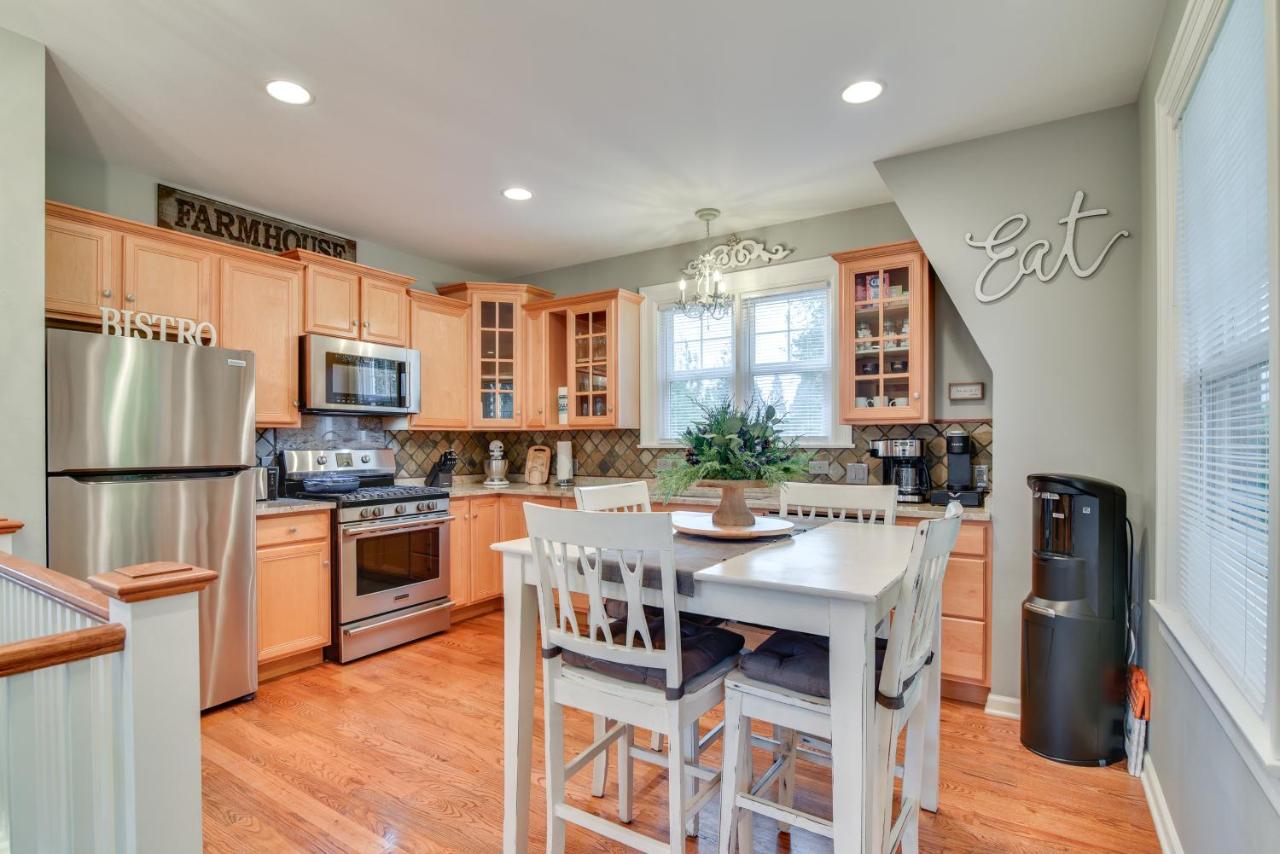 2 Mi to Bay Park Charming Milwaukie Getaway - B&B Milwaukie