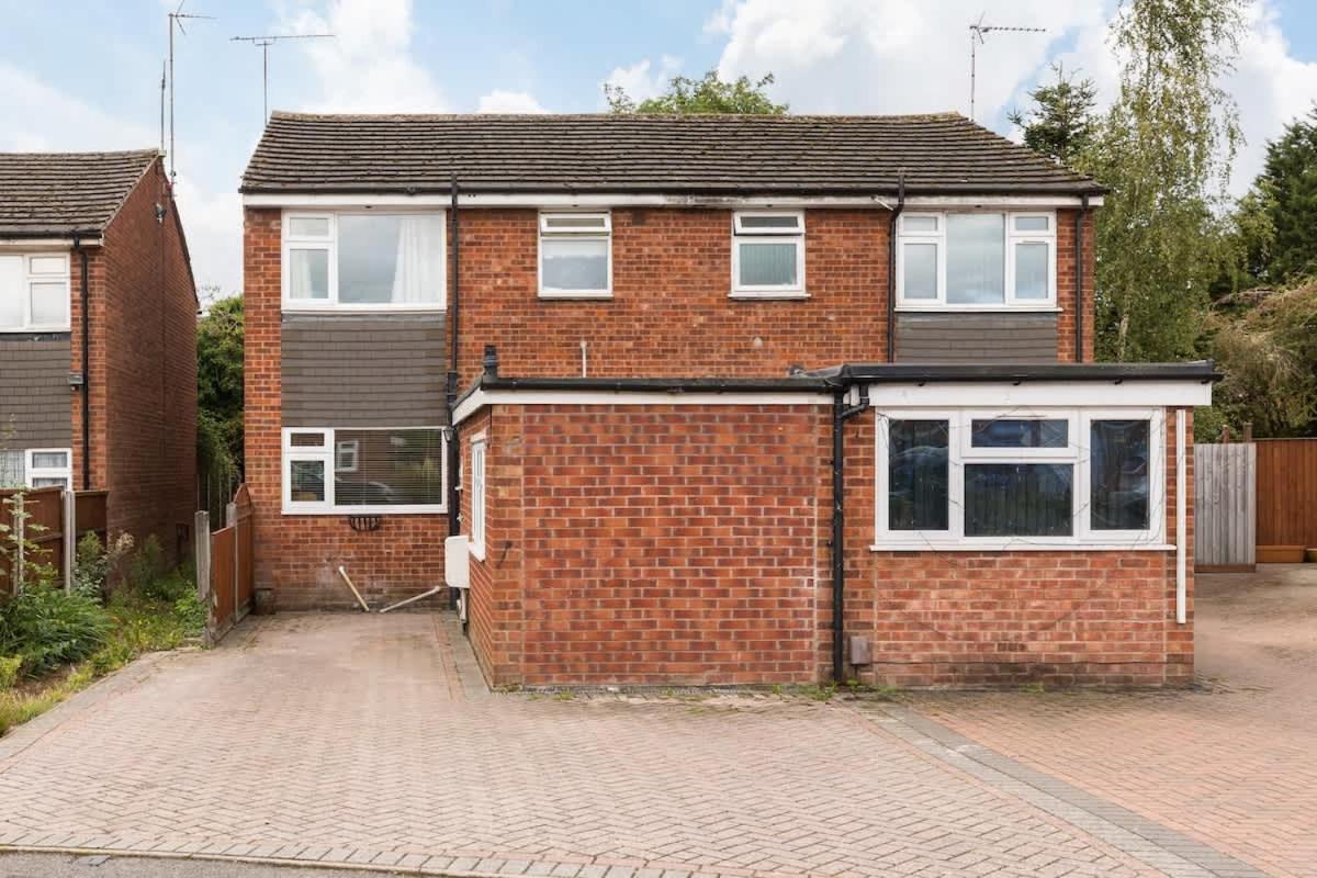 4-Bed Home for Contractors - Parking - Walk to Hospital - B&B Coventry