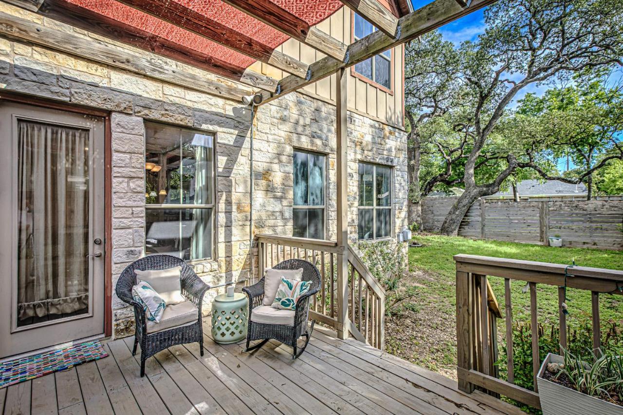 Charming 2BD - Billiards Near Lady Bird Lake & DT - Bed and Breakfast Austin