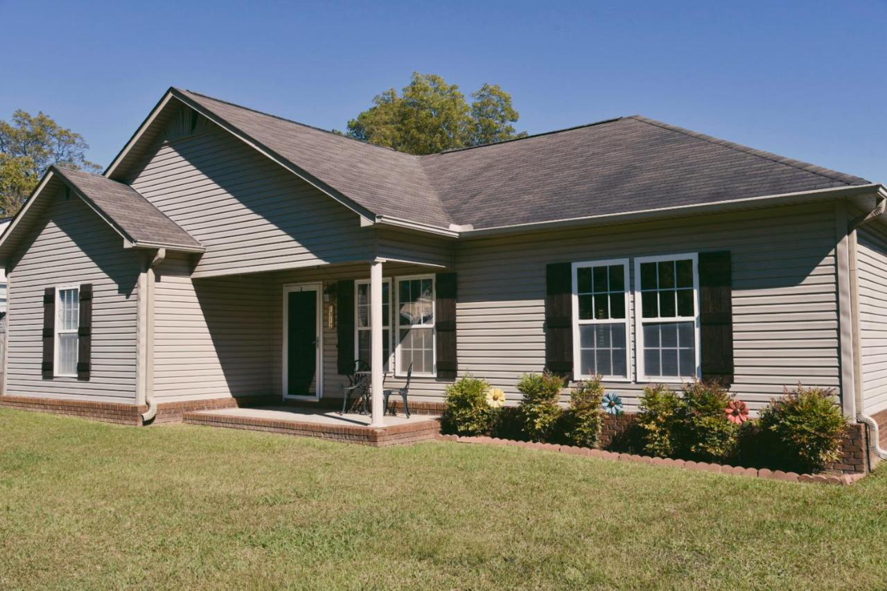Grandys Place, Home in Hartselle, walk to Stadium, near downtown, King bed - Chambres d'hôtes Hartselle