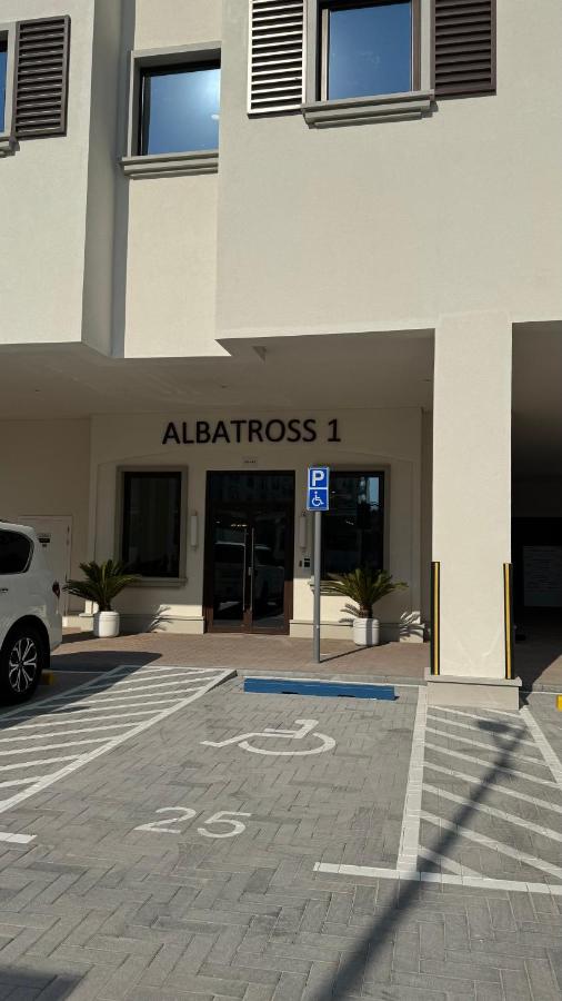 Palm Haven! NEW Luxury 1-BR! Yas Island Walking distance to F1 - B&B Abu Dhabi