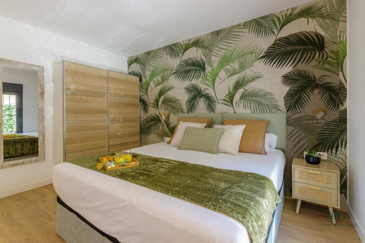 Living4Malaga Miramar Luxe Beach Apartment - B&B Málaga
