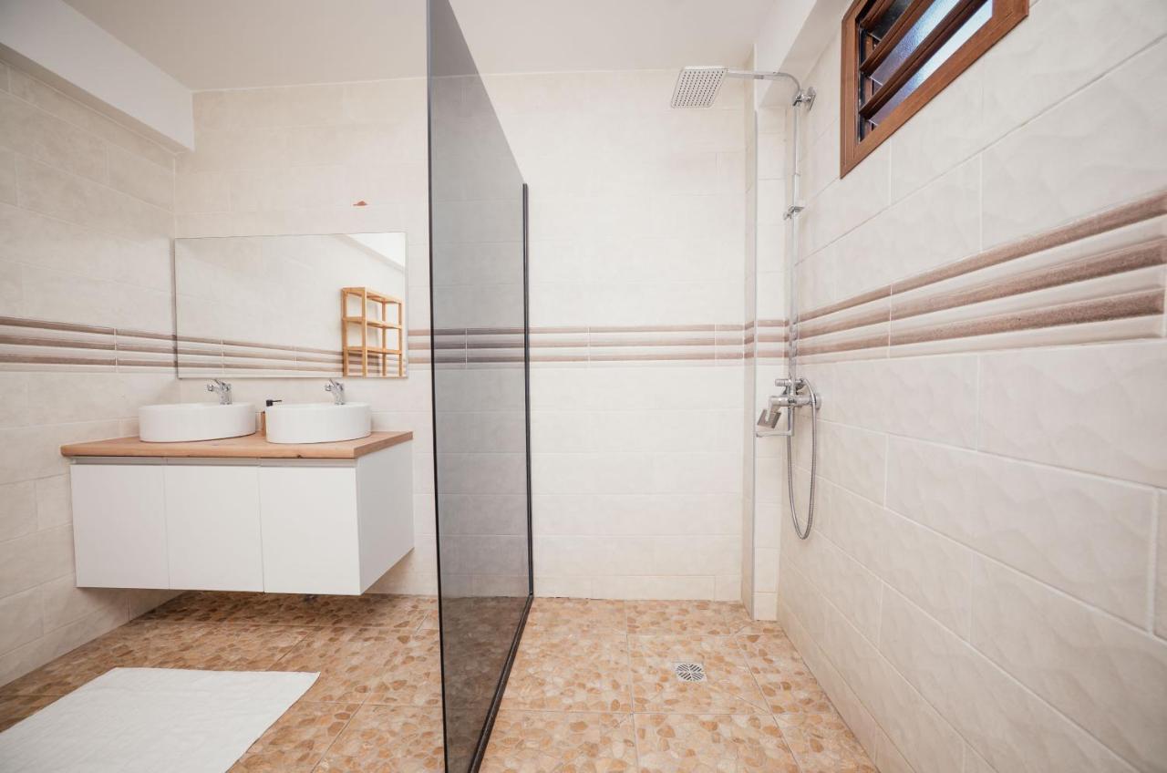 Deluxe Double Room with Balcony and Sea View