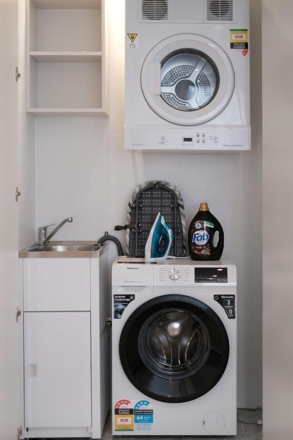Artful 1-bedroom Apt in Burwood, near everything - B&B Sydney