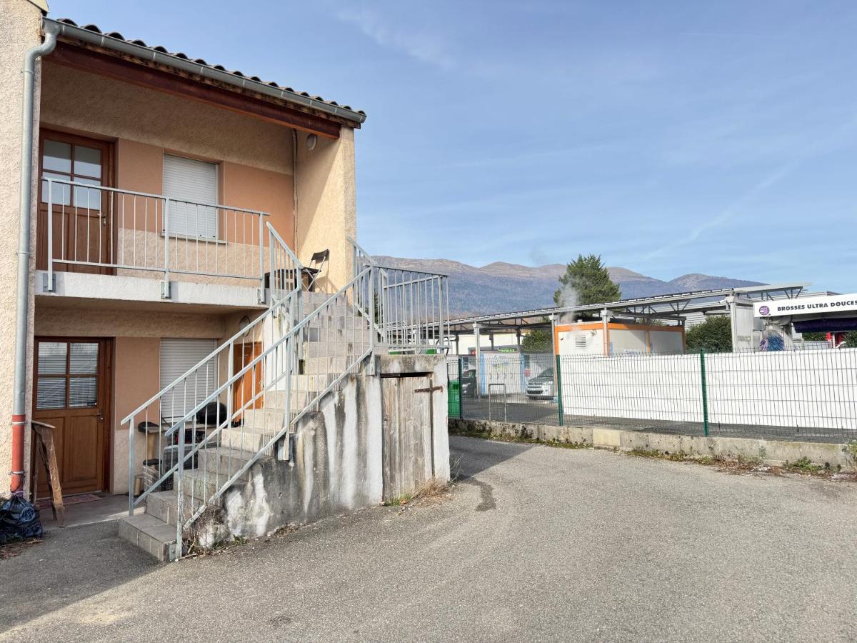 T1 bis Proche Cern Parking Privé - B&B Saint-Genis-Pouilly