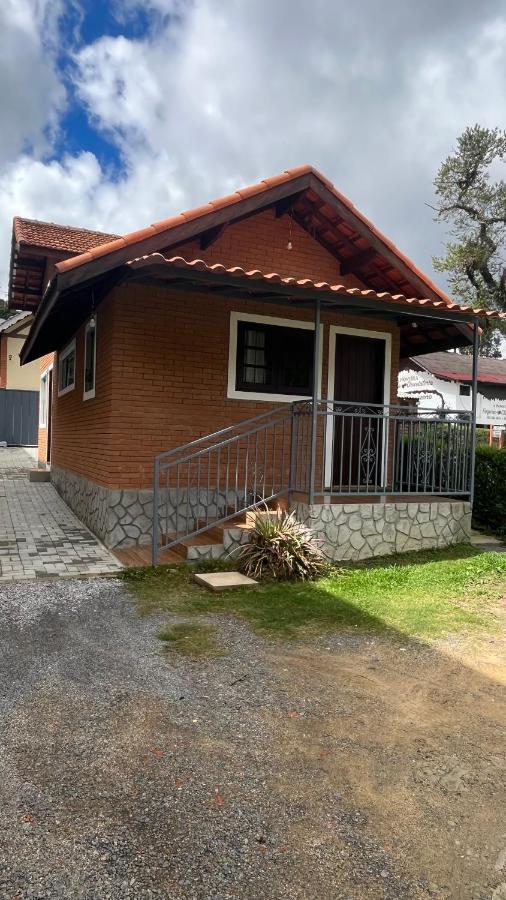 Chalés Ipe Amarelo - B&B Camanducaia