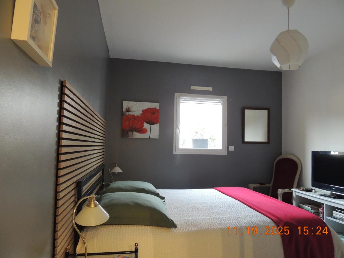 Les Coquelicots Chambre d' hote avec grand lit et salle d'eau privative pour une persone ou un couple - Chambres d'hôtes Vern-sur-Seiche