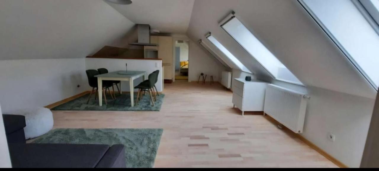 Weinloft - Bed and Breakfast Guntramsdorf