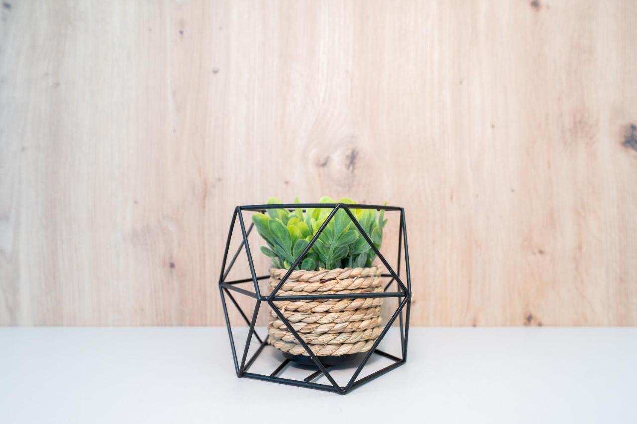 Appartamento con 2 Camere da Letto e Vista Piscina