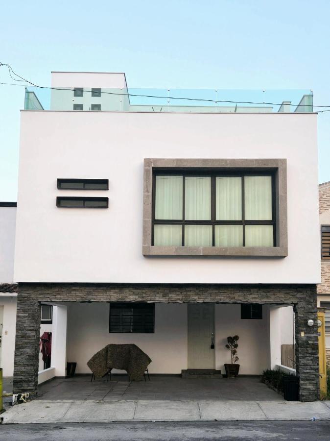 Casa en Apodaca de 3 niveles - B&B Monterrey