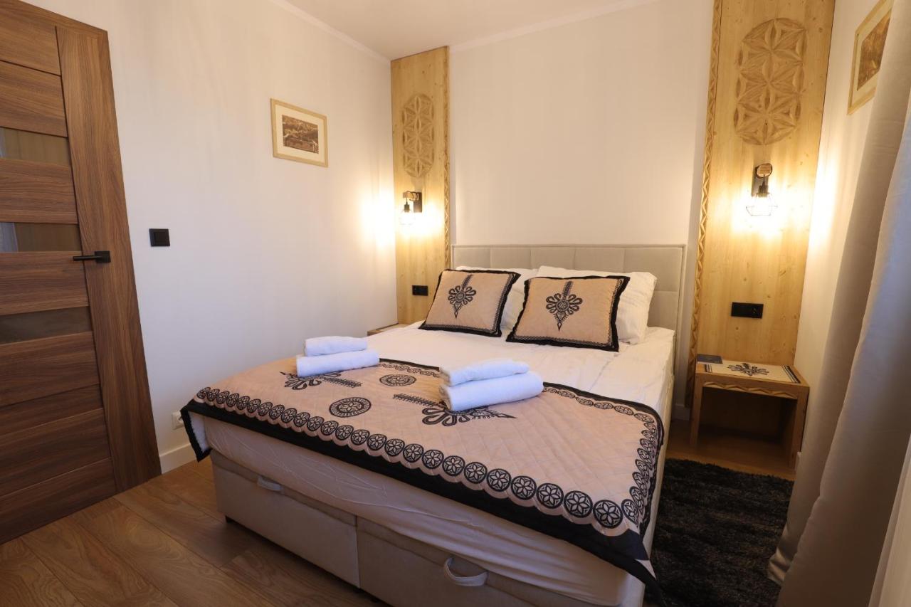 One-Bedroom Apartment (4 Adults)