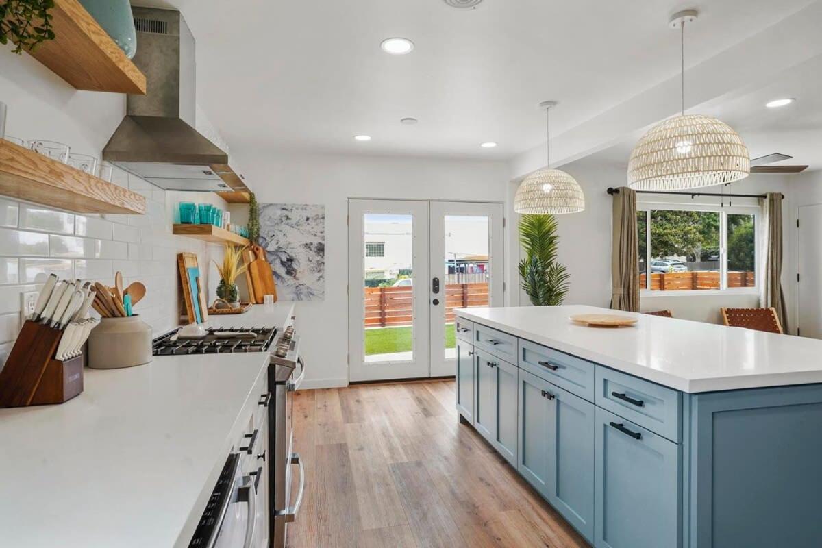 Spectacular Coastal Farmhouse 4BR in Ocean Beach! - B&B San Diego