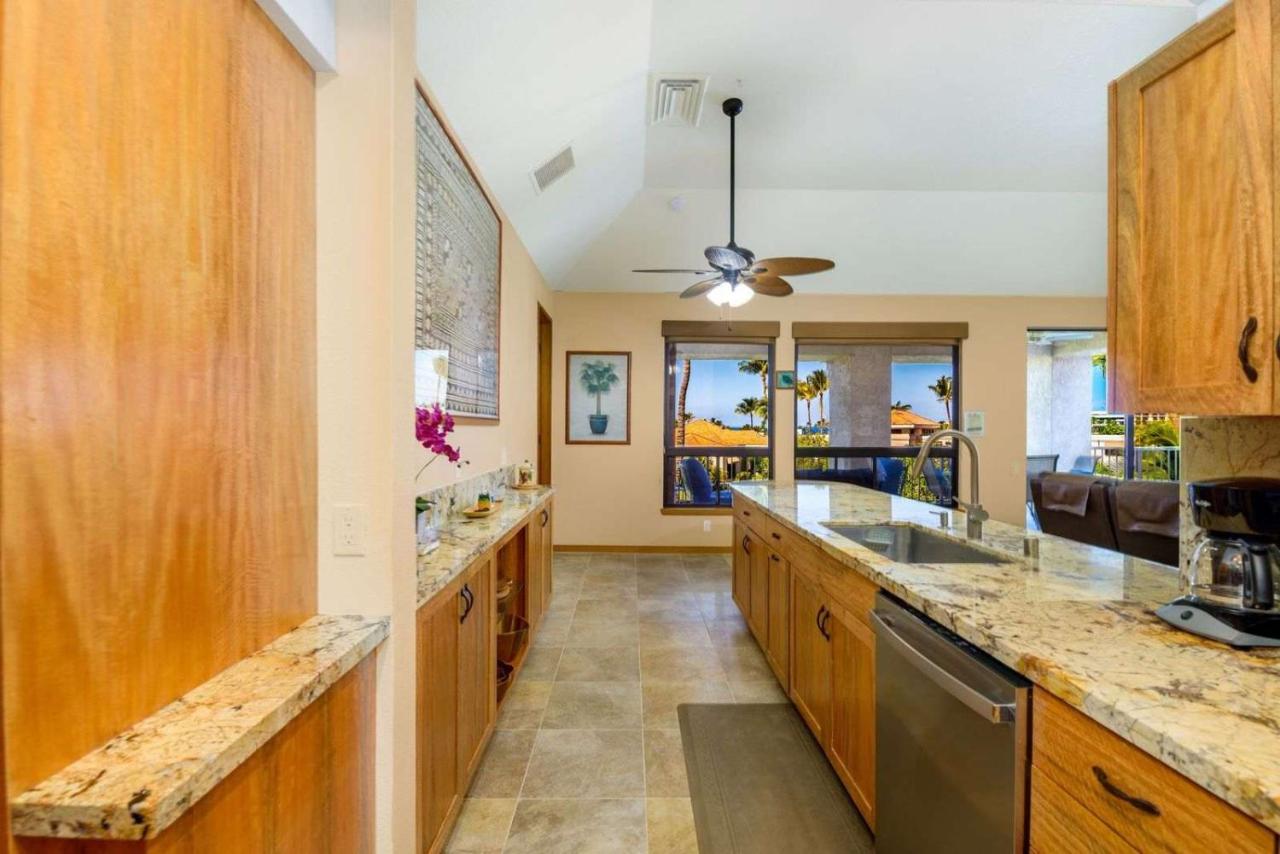 Tropical Penthouse with Resort Views - Bed and Breakfast Waikoloa