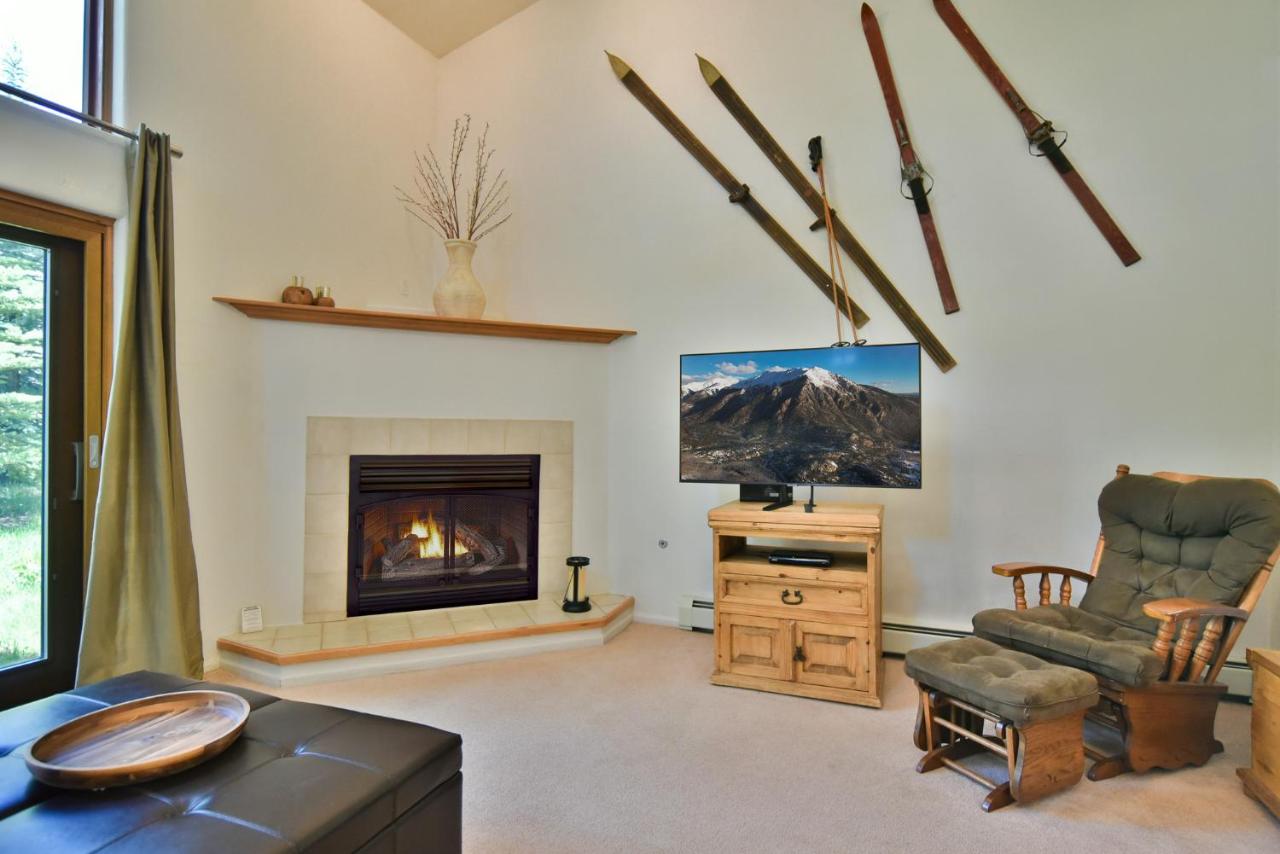 Park Forest Deer Trail Townhome: Hot Tub, On Shuttle Route - B&B Breckenridge