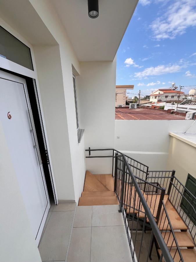 One-Bedroom Apartment with Balcony