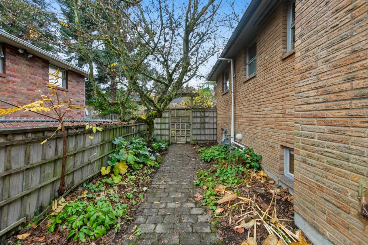 Bright 1BR Near UW & Local Parks - B&B Seattle