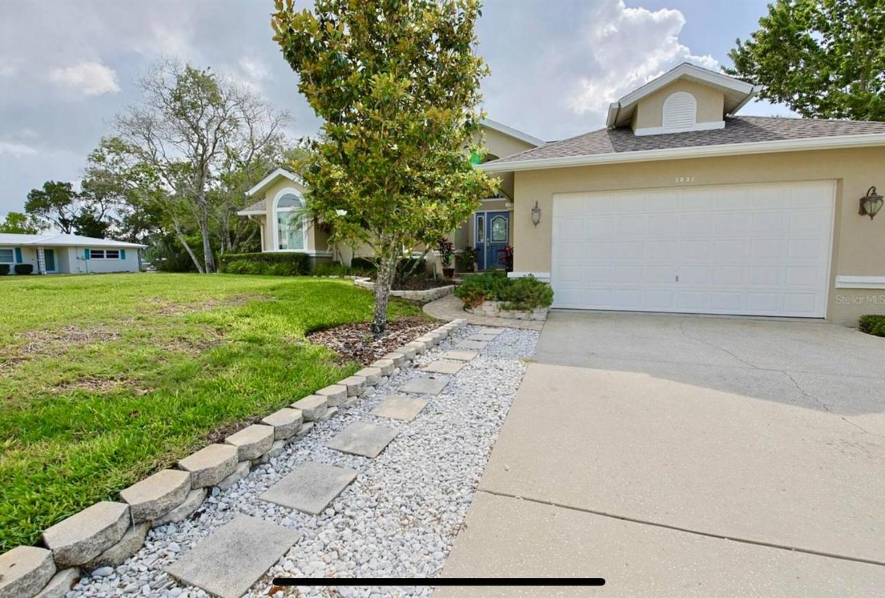 Waterfront Gulf Retreat: Heated Pool, Boat Lift - Chambres d’hôtes Crystal River