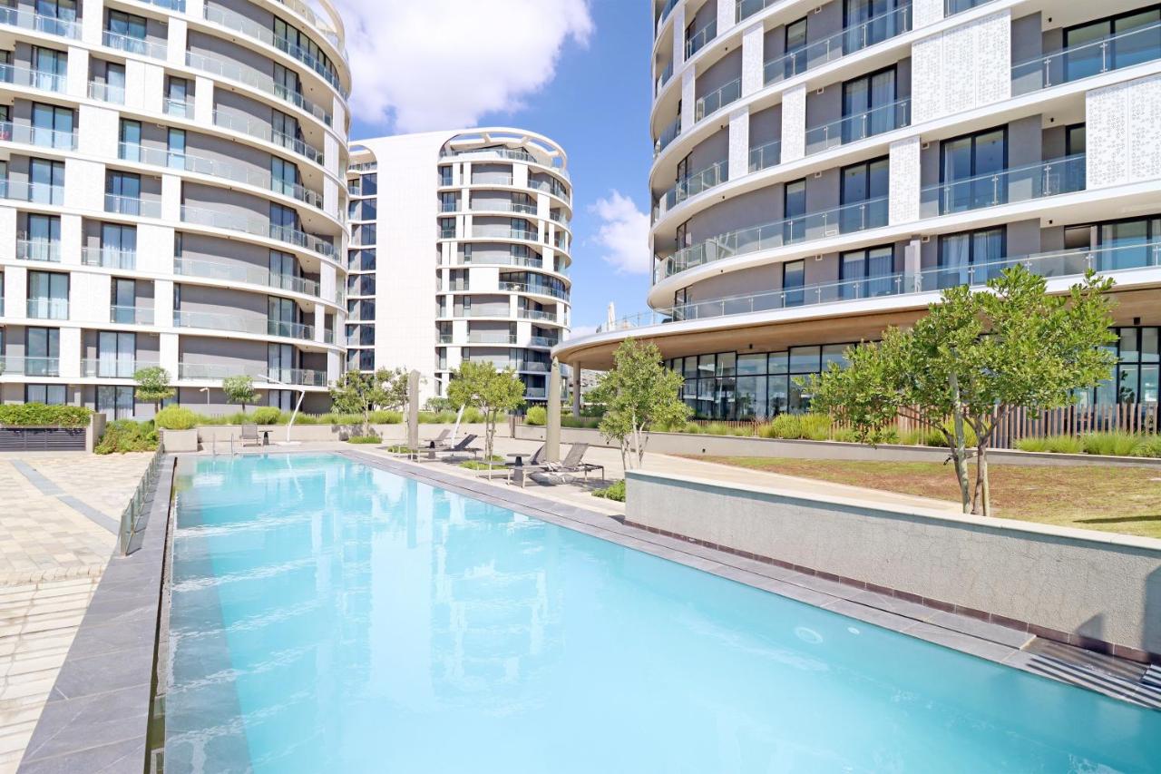 Thango Executives Gallileo Ellipse - B&B Midrand