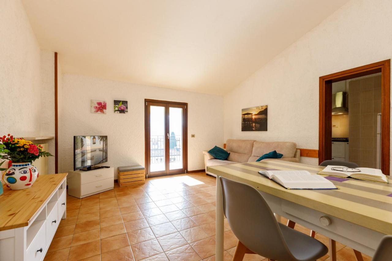 Appartamento con 2 Camere da Letto e Balcone