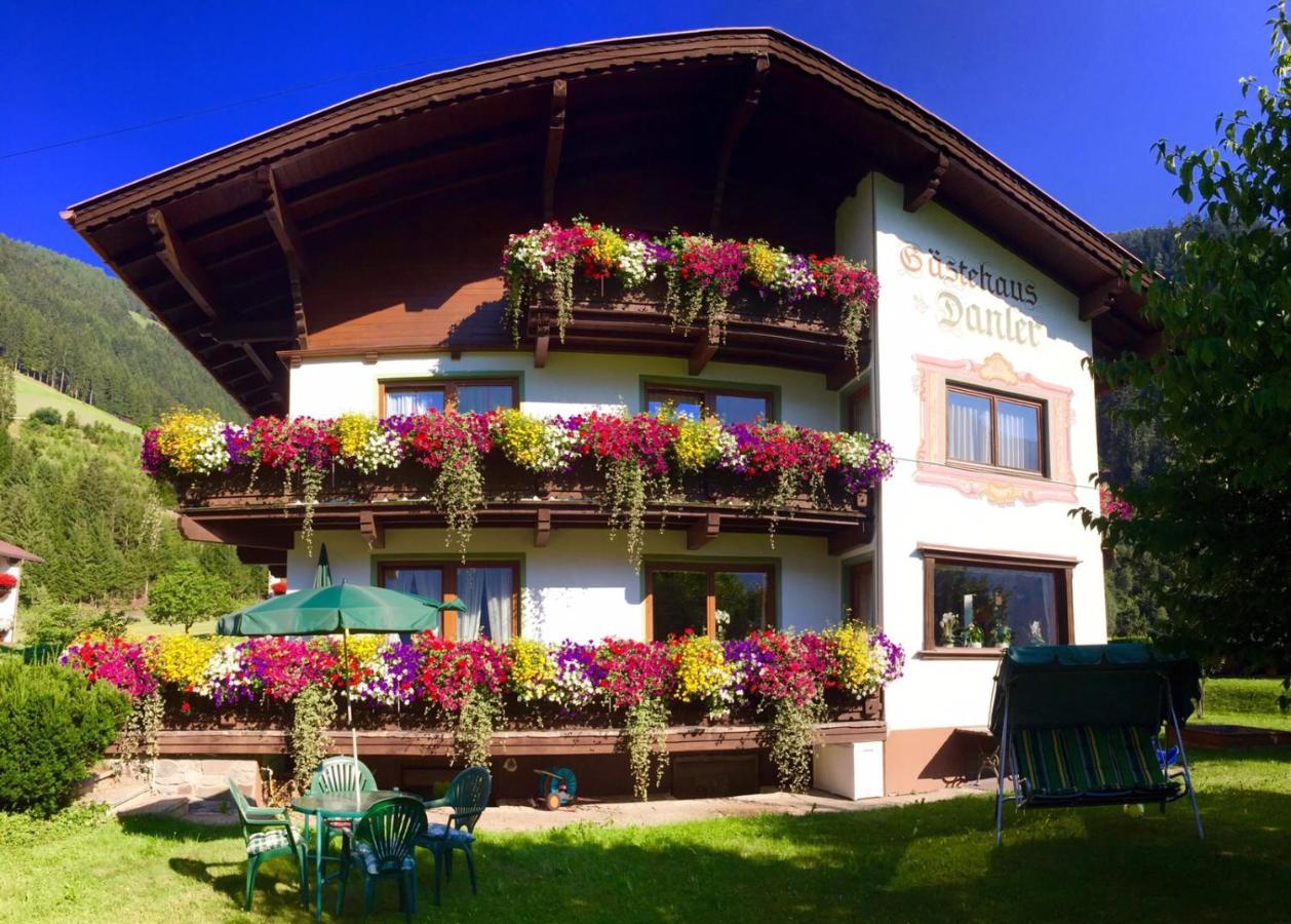 B&B Neustift - Gästehaus Danler - Bed and Breakfast Neustift