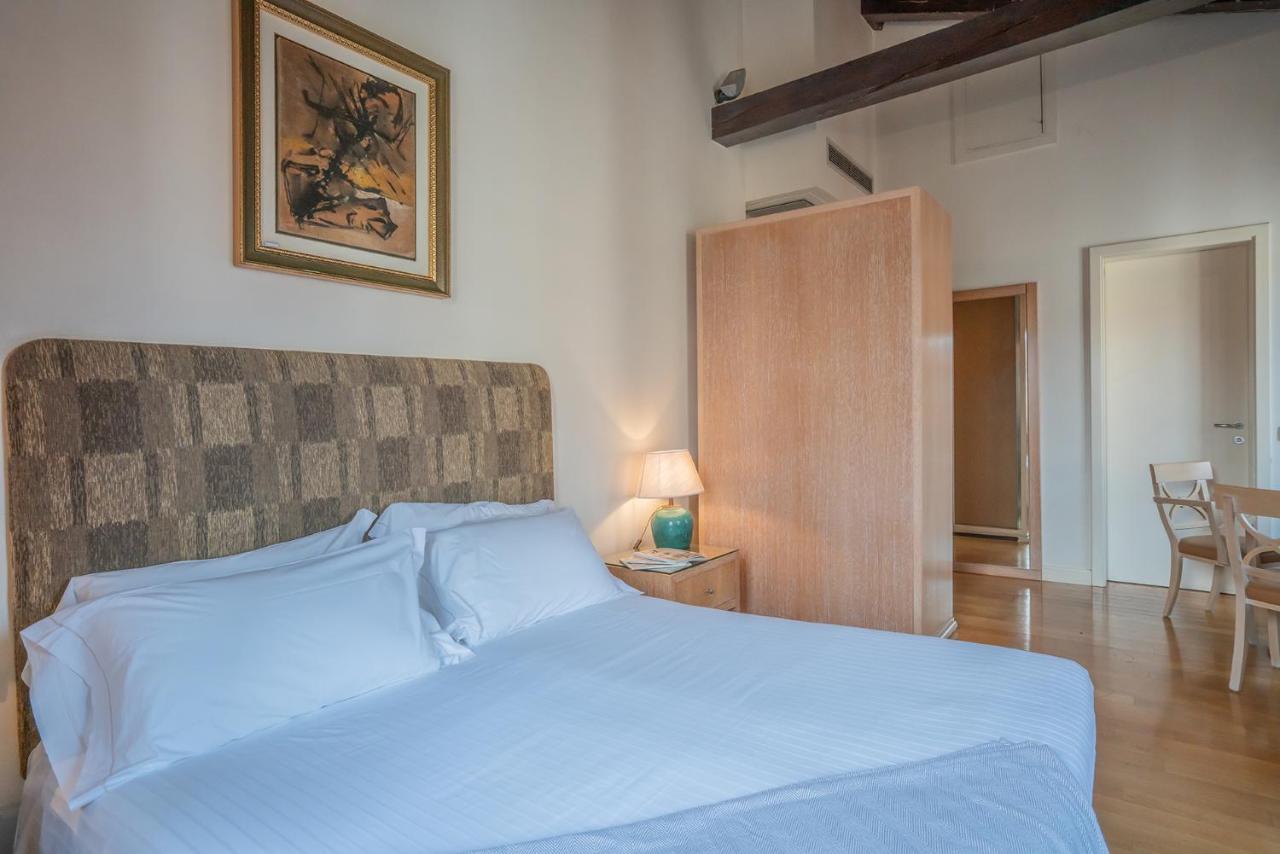 Doppelzimmer mit Blick auf den Kanal