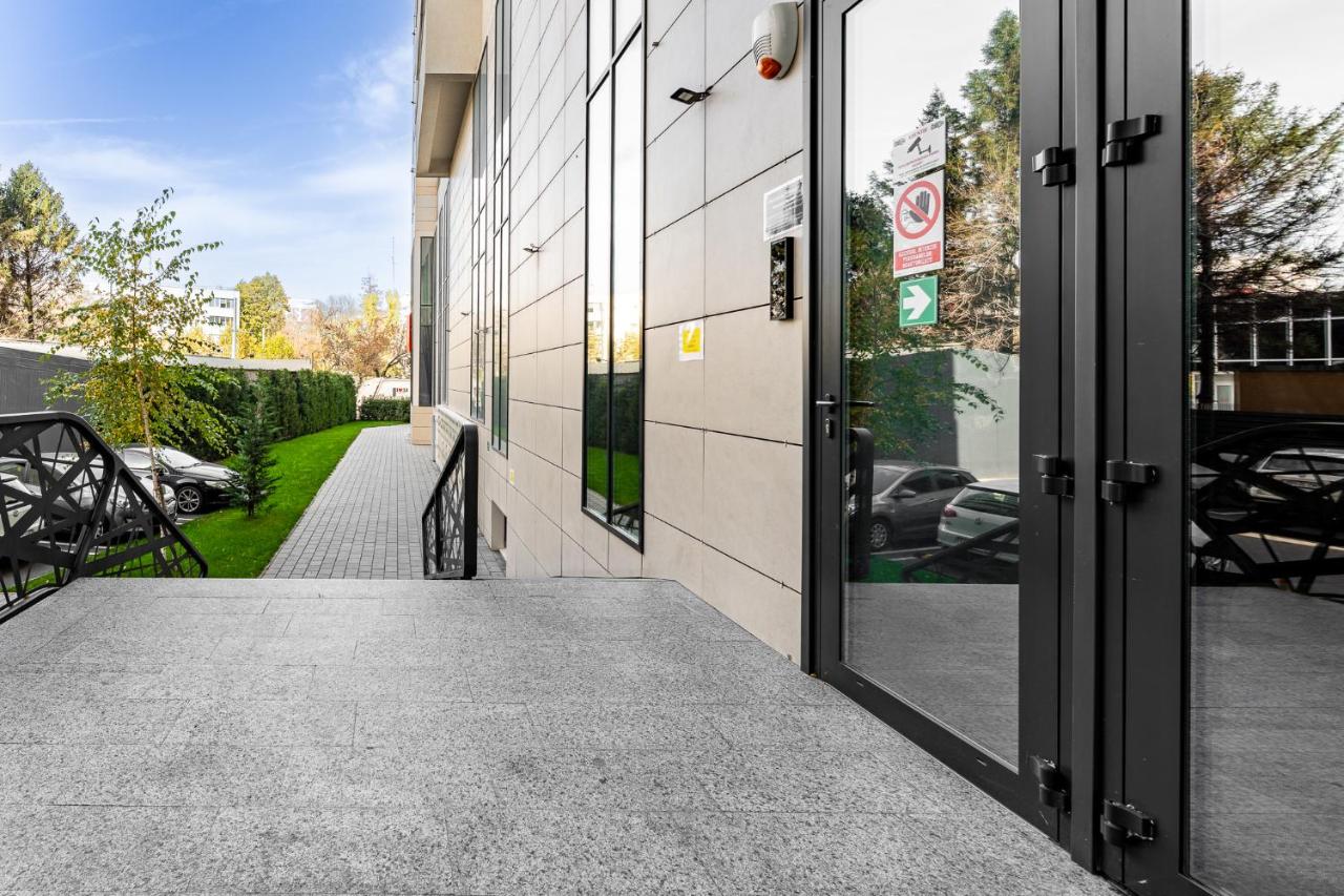 Sunset Bucharest Rebreanu - B&B Bucarest