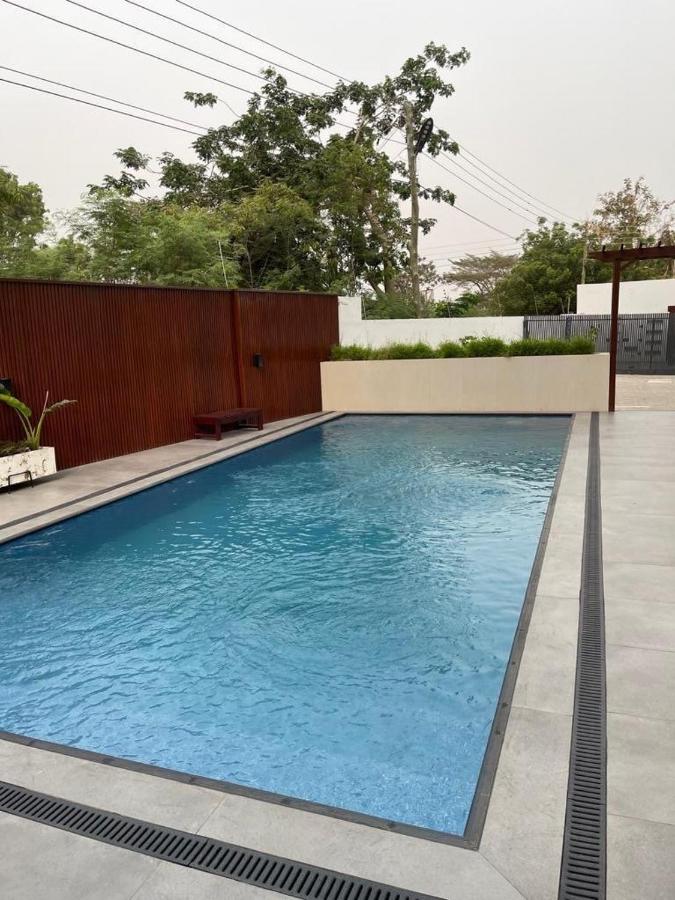 Stylish Spacious Studio with Pool & Fitness Centre - B&B Accra