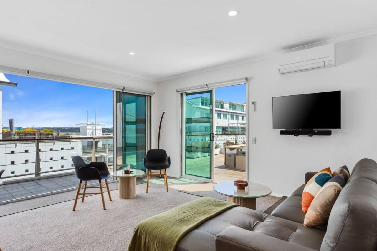 QV Stays Princes Wharf 1 Bed at with Huge Balcony - B&B Auckland