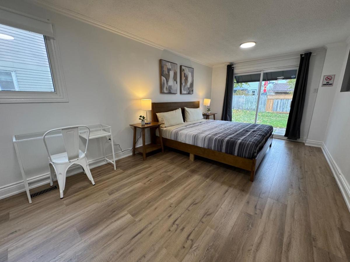 North Barrie !B Stylish and Spacious Private Bedroom with Shared Bathroom - Ferienwohnung Barrie