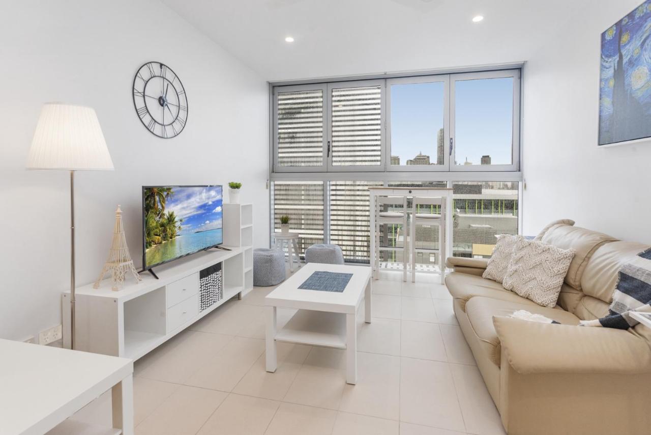 Beautiful Unit with Gym and Pool near Museums - Chambres d’hôtes Brisbane