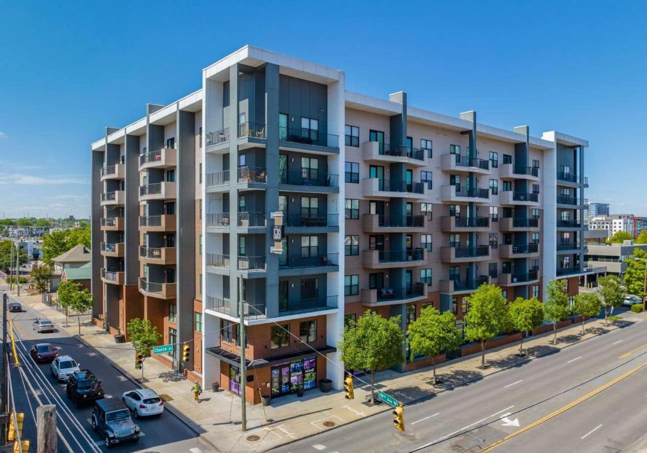 -NEW-The Nash Luxe, Pool, Gym, Nightlife! - B&B Nashville