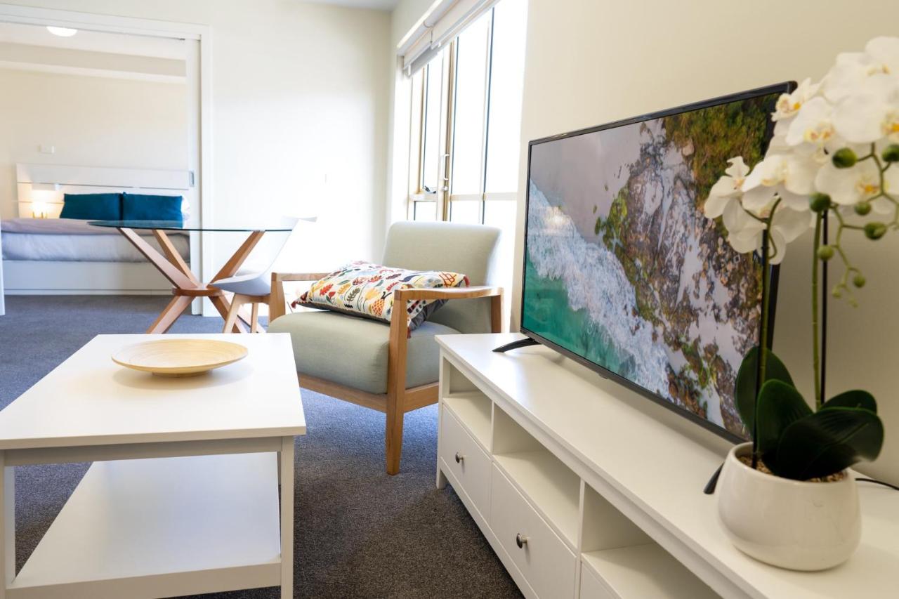 Spacious City Stay Near Lygon Street Dining - B&B Melbourne