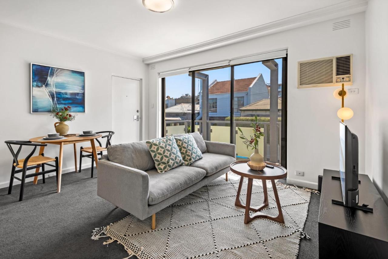 Cosy 1-Bed Balcony Unit in Quiet Street by Shops - B&B Melbourne