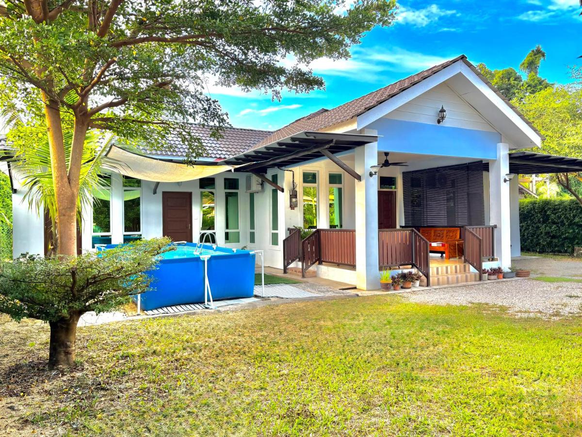 Tepak Nusuk Private Pool Homestay 5 Bedrooms 4 Bathrooms - Bed and Breakfast Kota Bharu