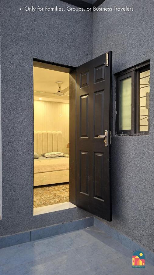 Luxury 4BR Fully Furnished Pine Villa - B&B Lahore