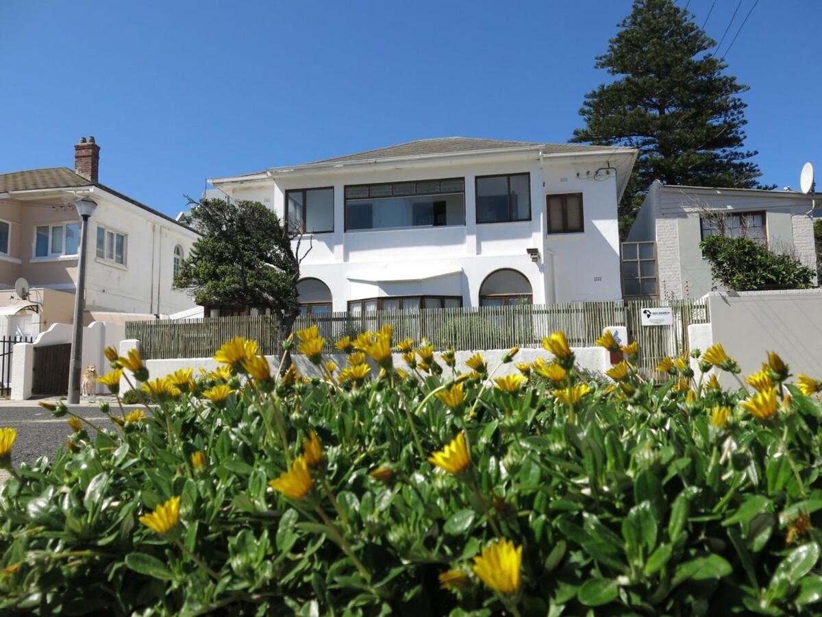 Muizenberg Sea Search Self Catering - B&B Muizenberg