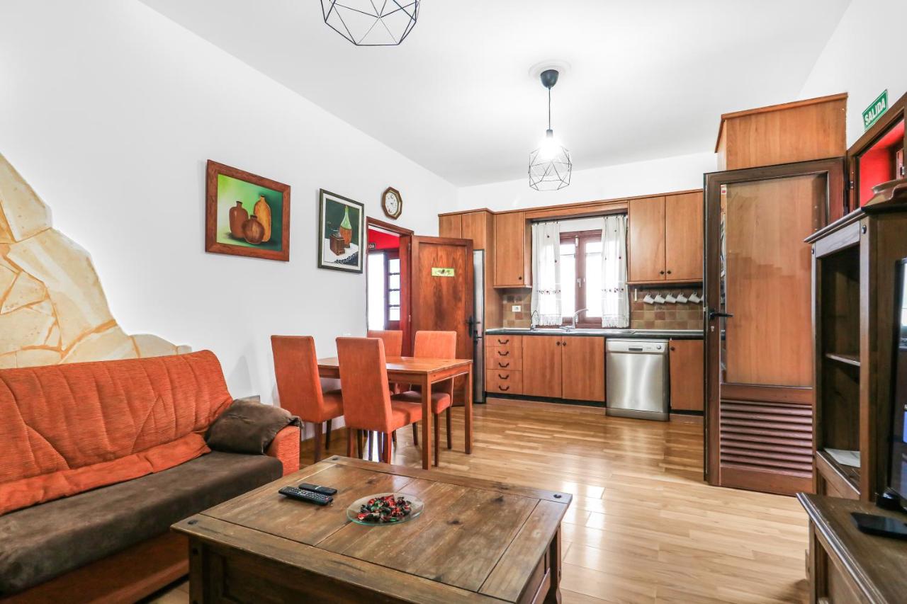 Mountain Chalet Sea Views & Pool - Bed and Breakfast Moya