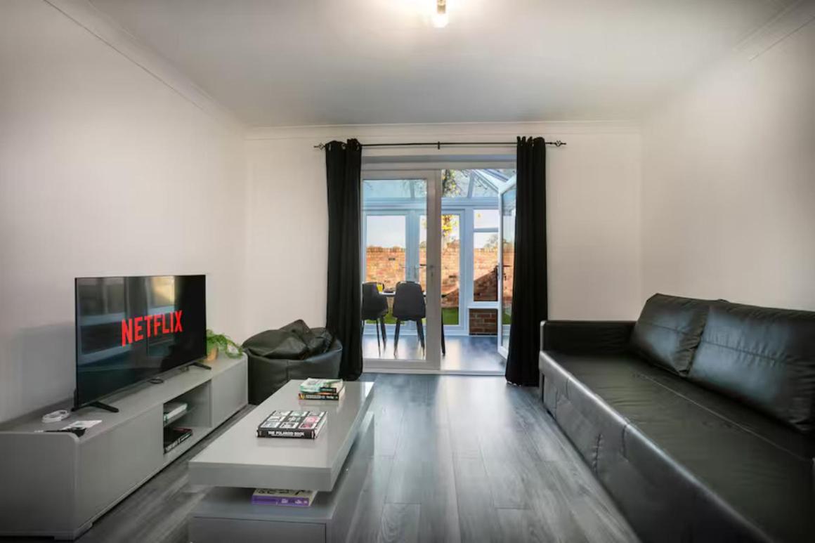 Stylish 2-Bed Home in Nottingham WiFi - Pass the Keys - B&B Nottingham