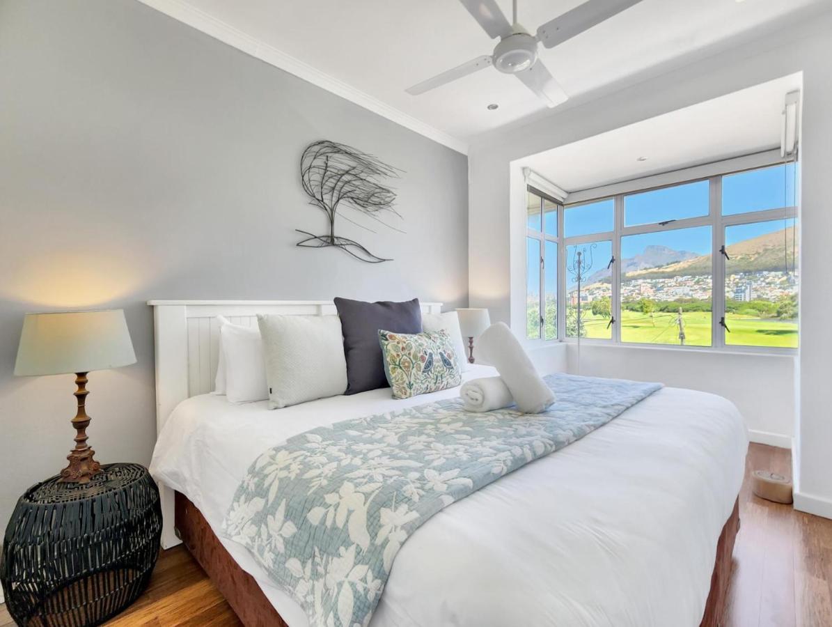 Mouille Point 2BR - Stadium Mountain Views - B&B Cape Town