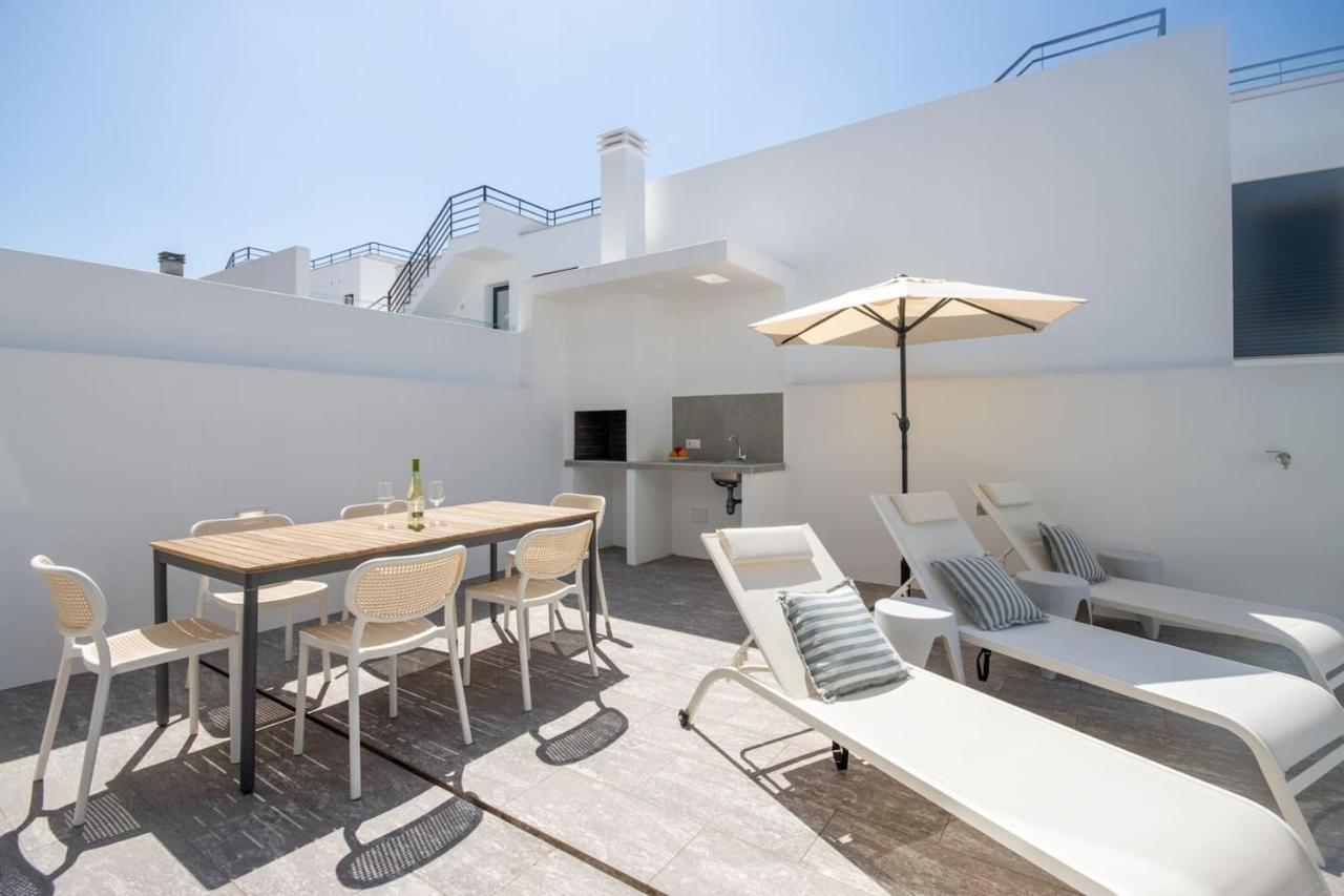Modern Villa with Private Pool Near Baleal Beach - B&B Atouguia da Baleia