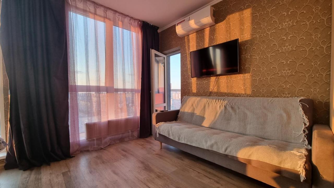 Panoramic view Lebedinny flat - Bed and Breakfast Kyiv