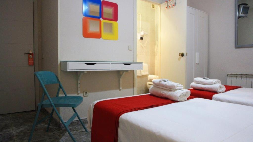 Chambre Lits Jumeaux avec Salle de Bains Privative
