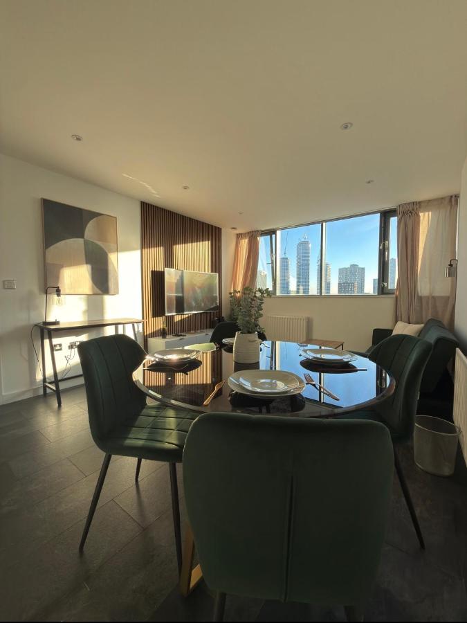 Luxury 2BR Apartment Great Views Free Parking - B&B Londres