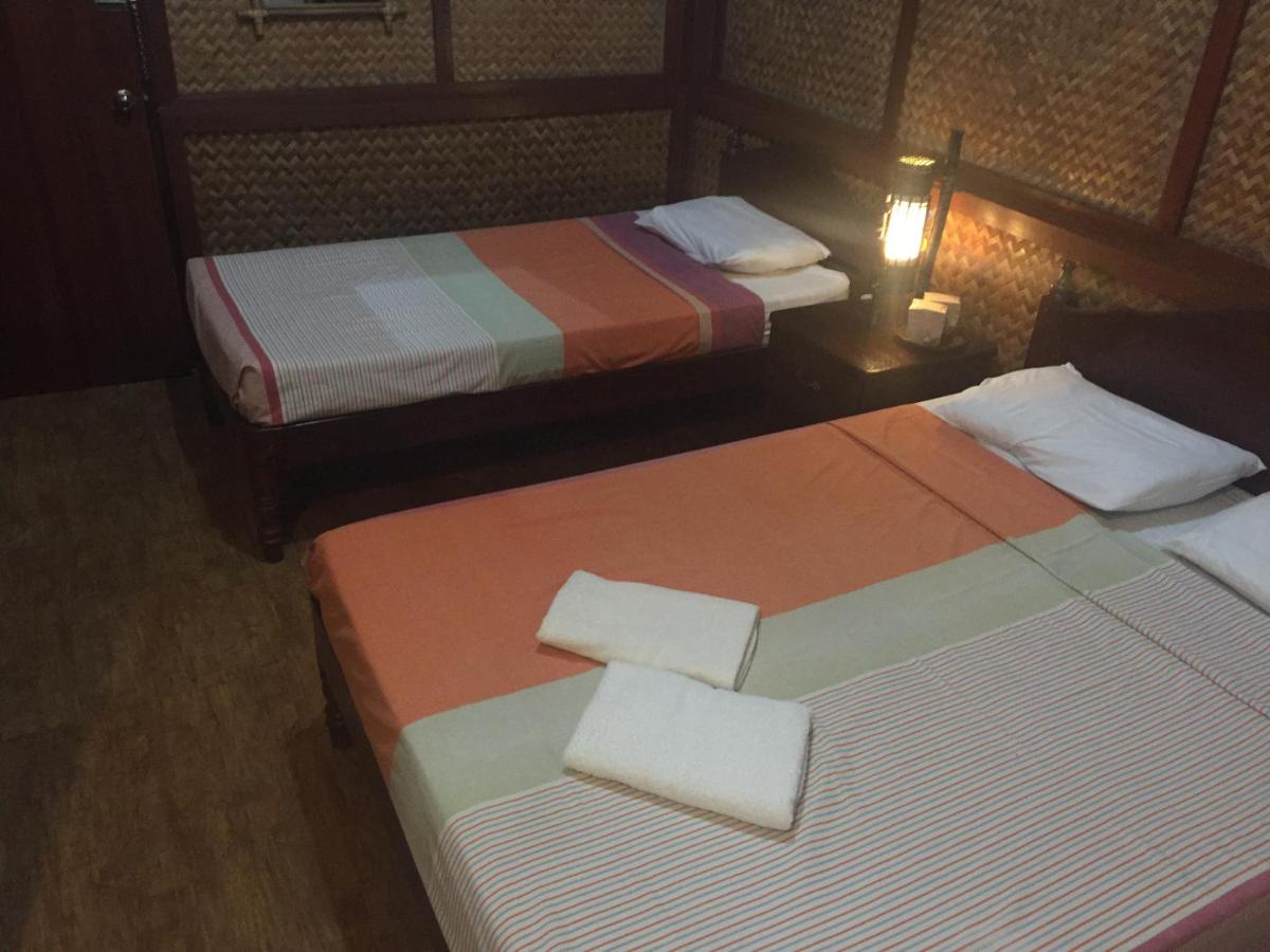 Camera Tripla Deluxe 